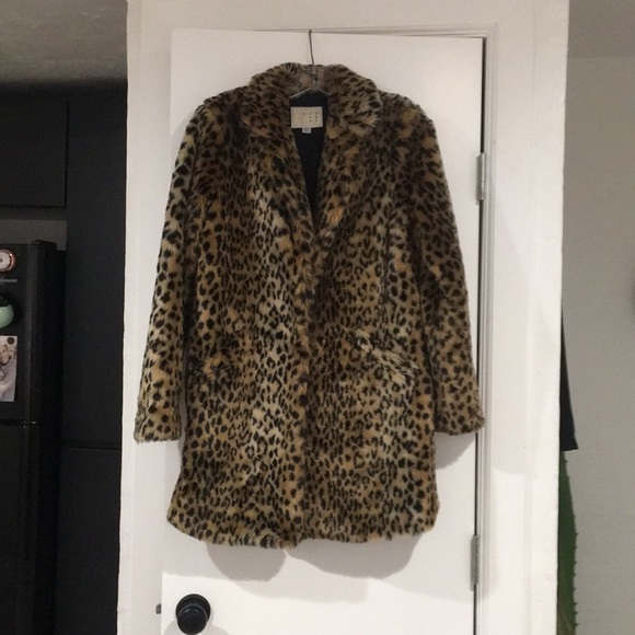 Faux fur leopard coat - Picture 3 of 3